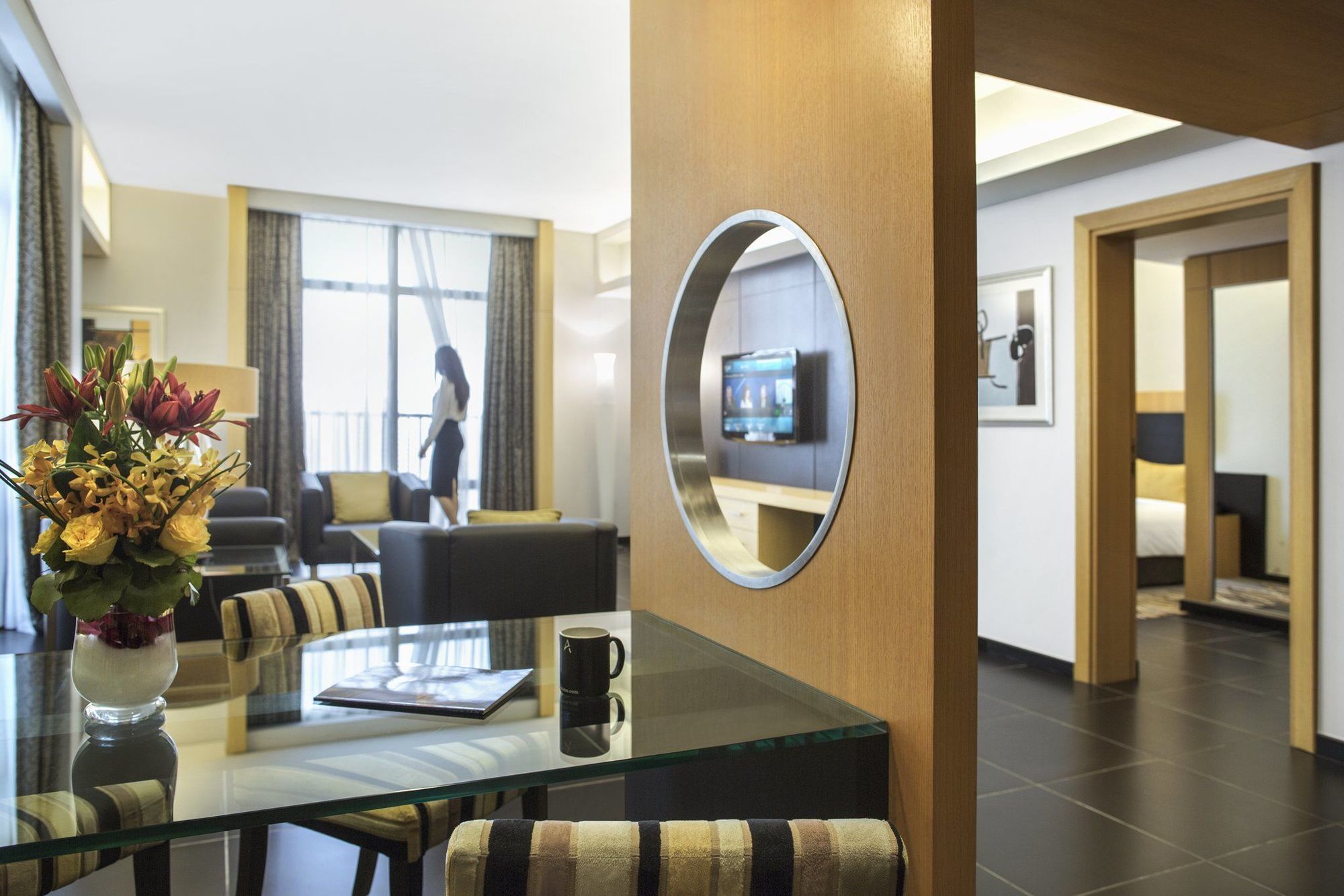 Hala Arjaan By Rotana, Deluxe Hotel Apartments Абу-Даби Экстерьер фото